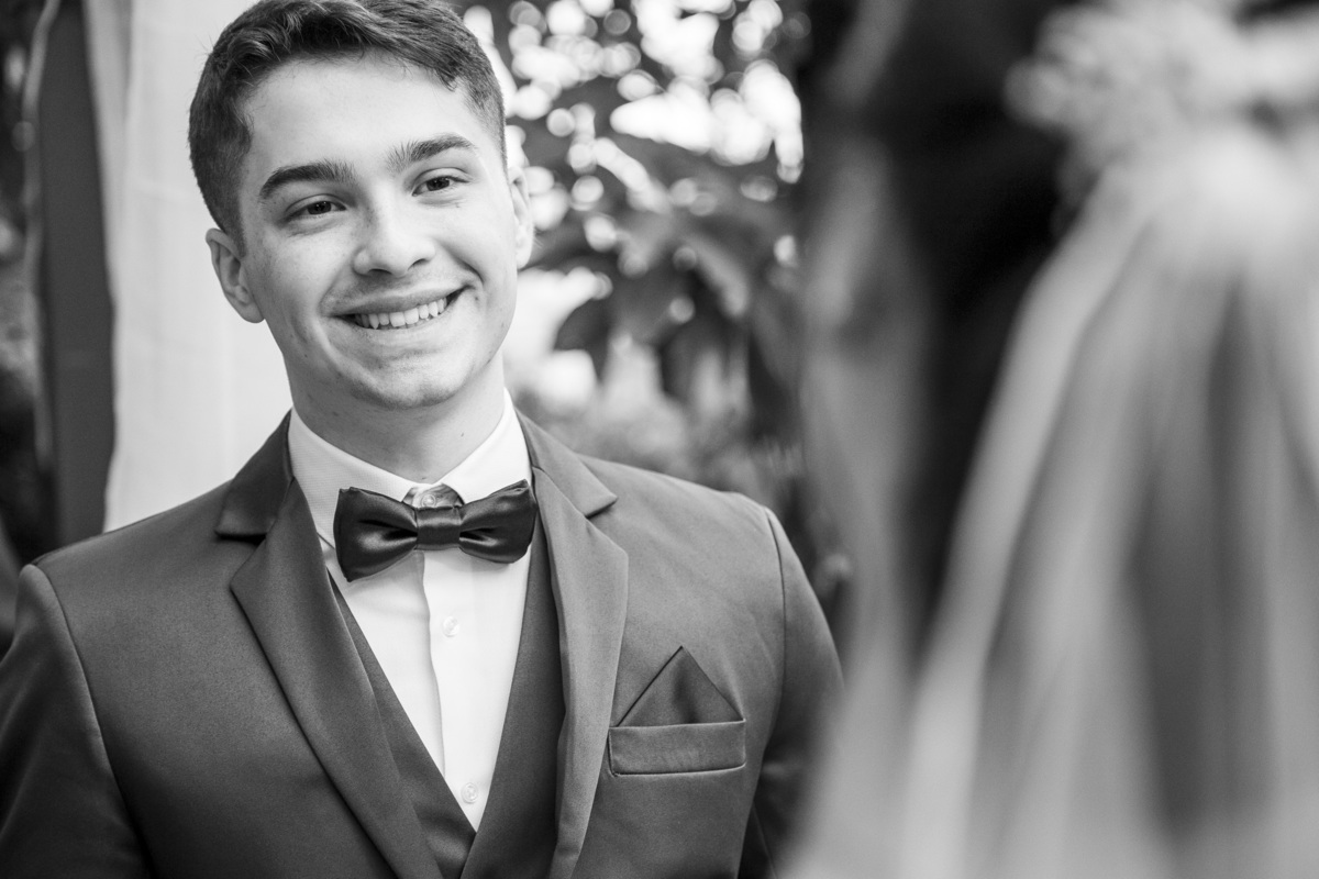 voto dos noivos, noiva olhando para o noivo, noivos no altar, casamento rustico, mesa, decoração de casamento, centro de mesa, recanto verde, noivas do campo, noivas no campo, wedding 2019, wedding 2020, fotografo de casamento, fotografo em suzano 