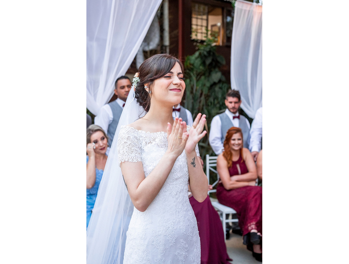 voto dos noivos, noiva olhando para o noivo, noivos no altar, casamento rustico, mesa, decoração de casamento, centro de mesa, recanto verde, noivas do campo, noivas no campo, wedding 2019, wedding 2020, fotografo de casamento, fotografo em suzano 