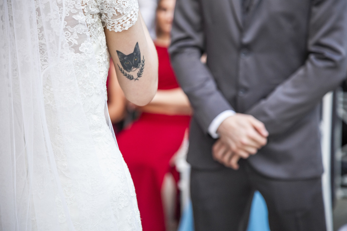 voto dos noivos, noiva olhando para o noivo, noivos no altar, casamento rustico, mesa, decoração de casamento, centro de mesa, recanto verde, noivas do campo, noivas no campo, wedding 2019, wedding 2020, fotografo de casamento, fotografo em suzano 