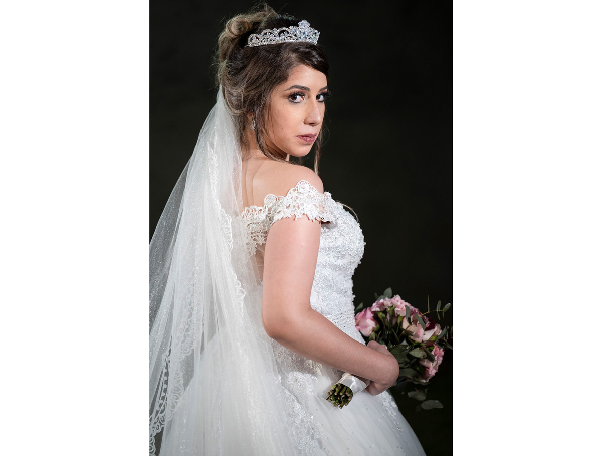 igreja matriz de suzano, fotografo em suzano, fotografo de suzano, fotografia de casamento, cerimonia de casamento, padre, foto das alianças, entrada das floristas, entrada da noiva, mãe da noiva, wedding, foto segurando o terço, madrinhas, padrinhos, poá