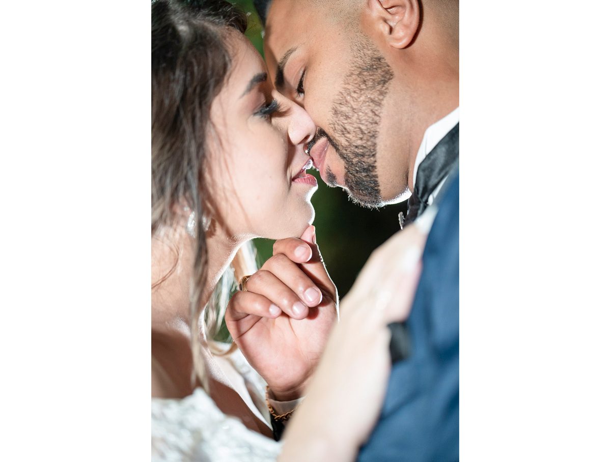 igreja matriz de suzano, fotografo em suzano, fotografo de suzano, fotografia de casamento, cerimonia de casamento, padre, foto das alianças, entrada das floristas, entrada da noiva, mãe da noiva, wedding, foto segurando o terço, madrinhas, padrinhos, poá