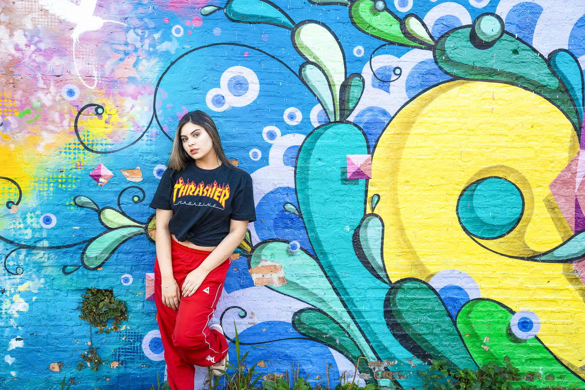 fotografo em suzano, ensaio de fotos beco do batiman, beco do batiman, fotos parede com grafite, ensaio 15 anos, debutante, ensaio fotografico beco do batman, fotografia de 15 anos, sp