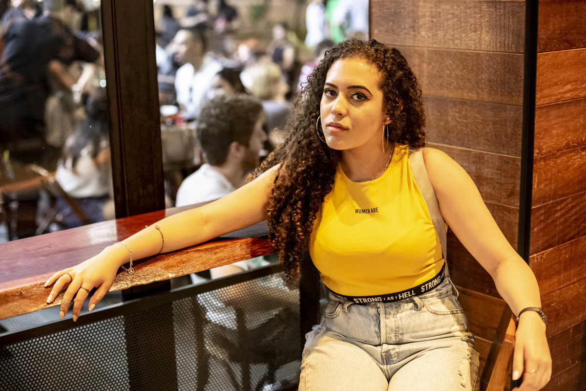 ensaio de fotos avenida paulista, fotografo de ensaio, avenida paulista, starbucks, fotos de 15 anos, ensaio de fotos feminino, fotografo em suzano, fotografo de aniversario de 15 anos, debutante, sp, ensaio fotografico em avenida paulista sp