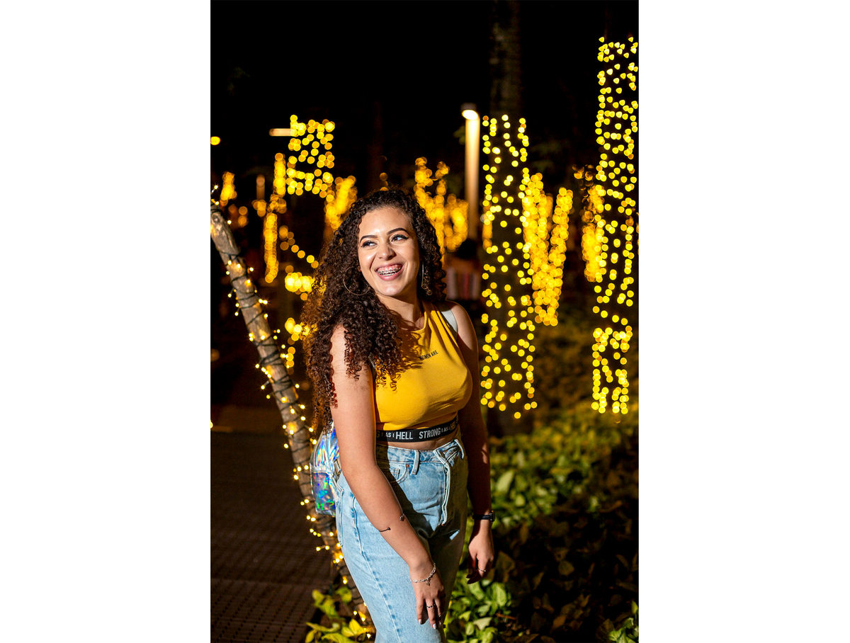 ensaio de fotos avenida paulista, fotografo de ensaio, avenida paulista, starbucks, fotos de 15 anos, ensaio de fotos feminino, fotografo em suzano, fotografo de aniversario de 15 anos, debutante, sp, ensaio fotografico em avenida paulista sp