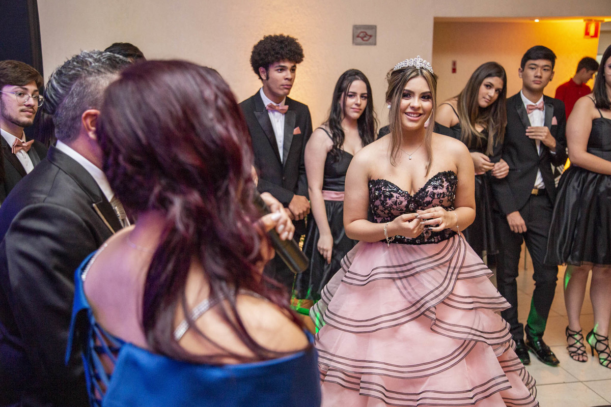 fotografo de aniversario, 15 anos, debutante, festa de aniversario 15 anos, festa debutante, festa de aniversario suzanfest, suzan fest, anabia fest, fotografo em suzano, fotografo de debutante, fotografo de 15 anos, fotos de festa, fotografia de festa