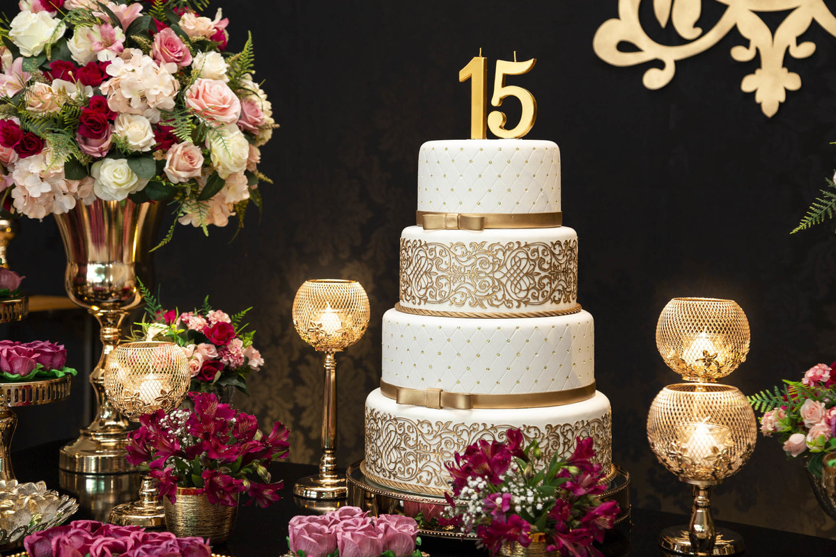 decoração anabia fest, erika baloes, decoração de aniversario 15 anos, festa de aniversario, debutante, decoração debutante, decoração de festa de 15 anos, decoração preto e dourado