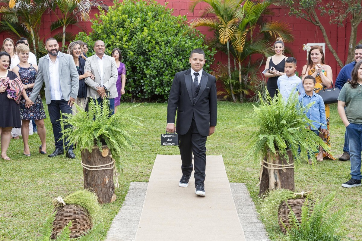 entrada das alianças, 
Entrada no noiva, noiva no carro, Casamento em suzano, espaço diungaro, fotografo de casamento, fotografo em suzano, fotografia de casamento, fotografo para casamento, fotografo profissional, decoração de casamento