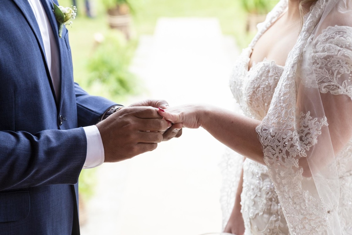 troca das alianças, 
Entrada no noiva, noiva no carro, Casamento em suzano, espaço diungaro, fotografo de casamento, fotografo em suzano, fotografia de casamento, fotografo para casamento, fotografo profissional, decoração de casamento