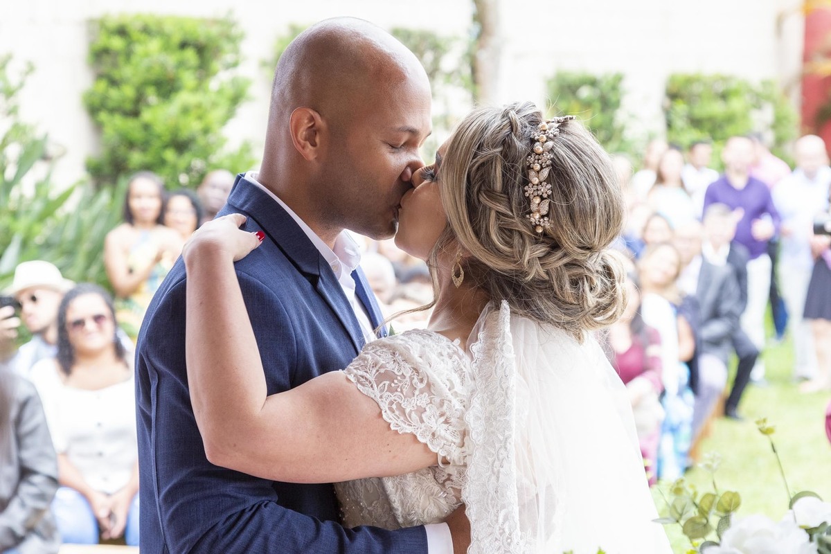 beijo dos noivos, cerimônia da areia, troca das alianças, 
Entrada no noiva, noiva no carro, Casamento em suzano, espaço diungaro, fotografo de casamento, fotografo em suzano, fotografia de casamento, fotografo para casamento, fotografo profissional