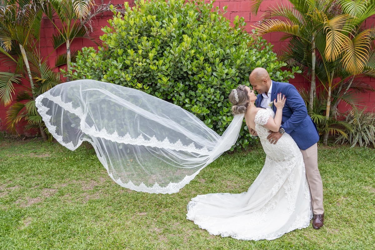 véu da noiva, foto os noivos, noiva, casamento, espaço di ungaro, fotografo de casamento em suzano
