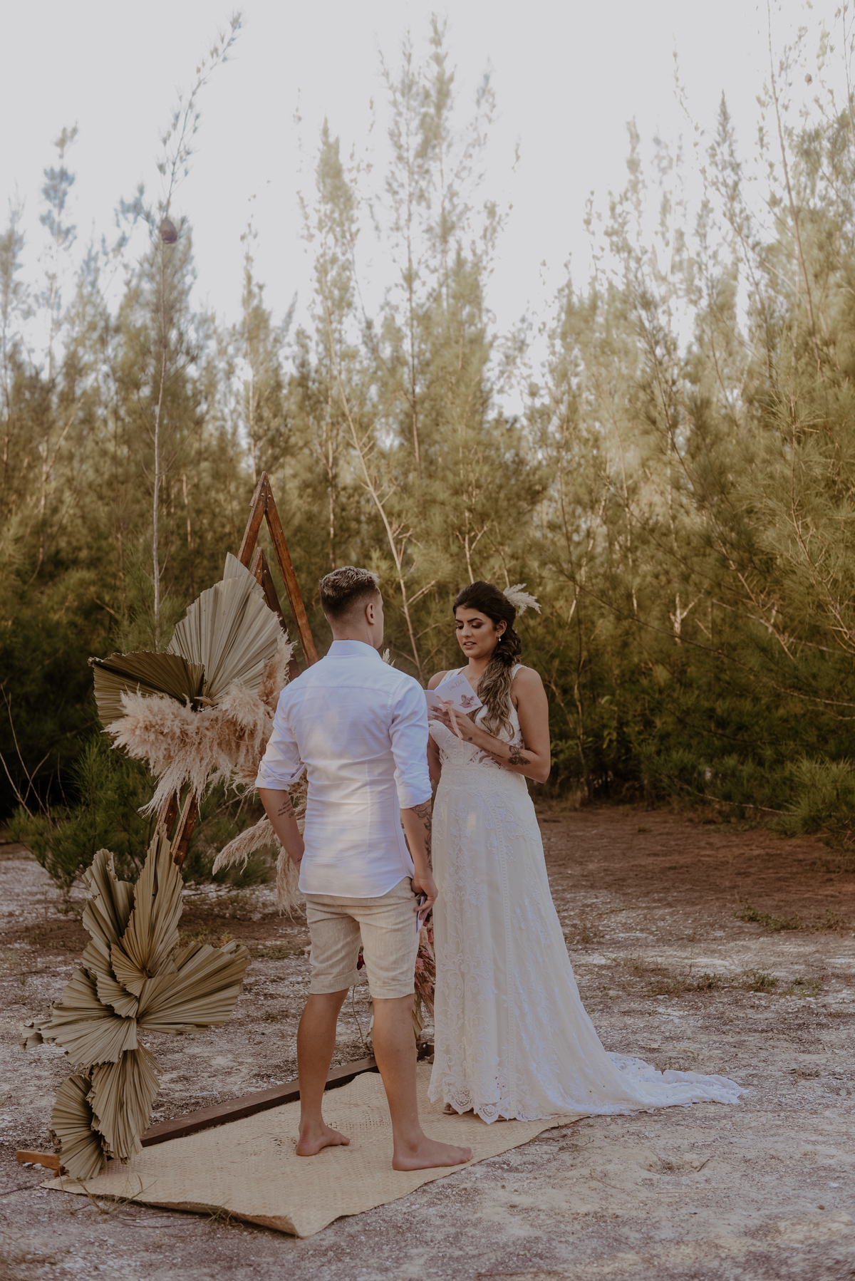 noiva-lendo-votos-arraial