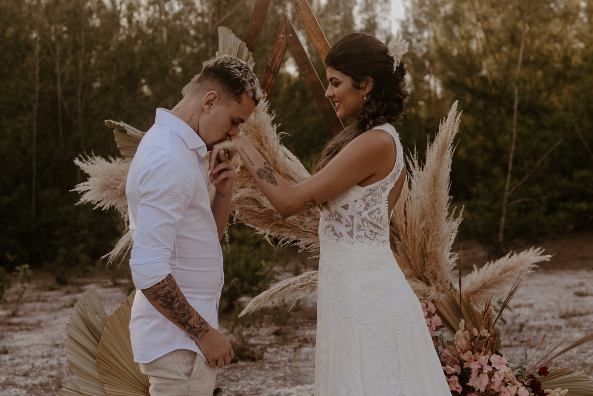 beijo-mão-noivos-arraial