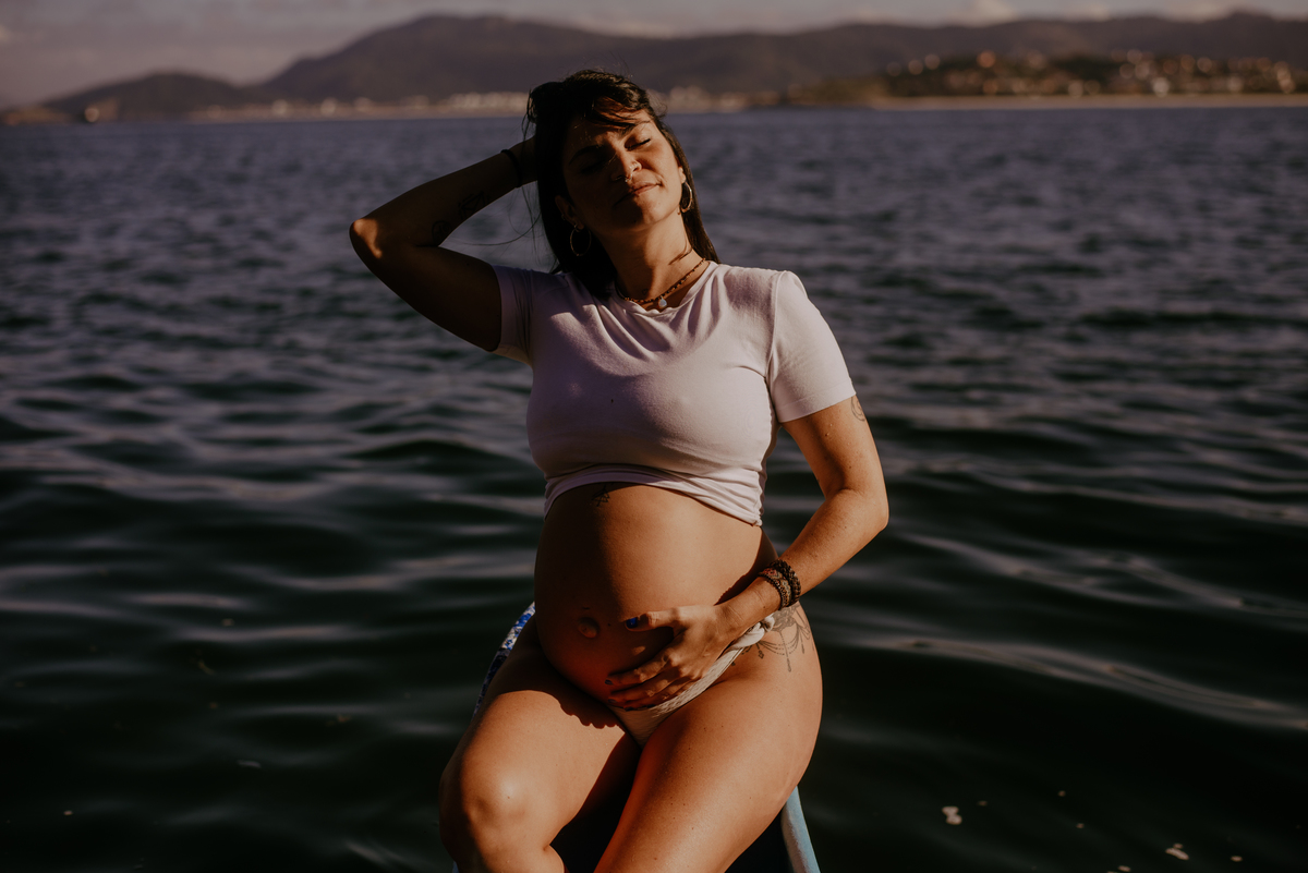 gestante-blusa-branca