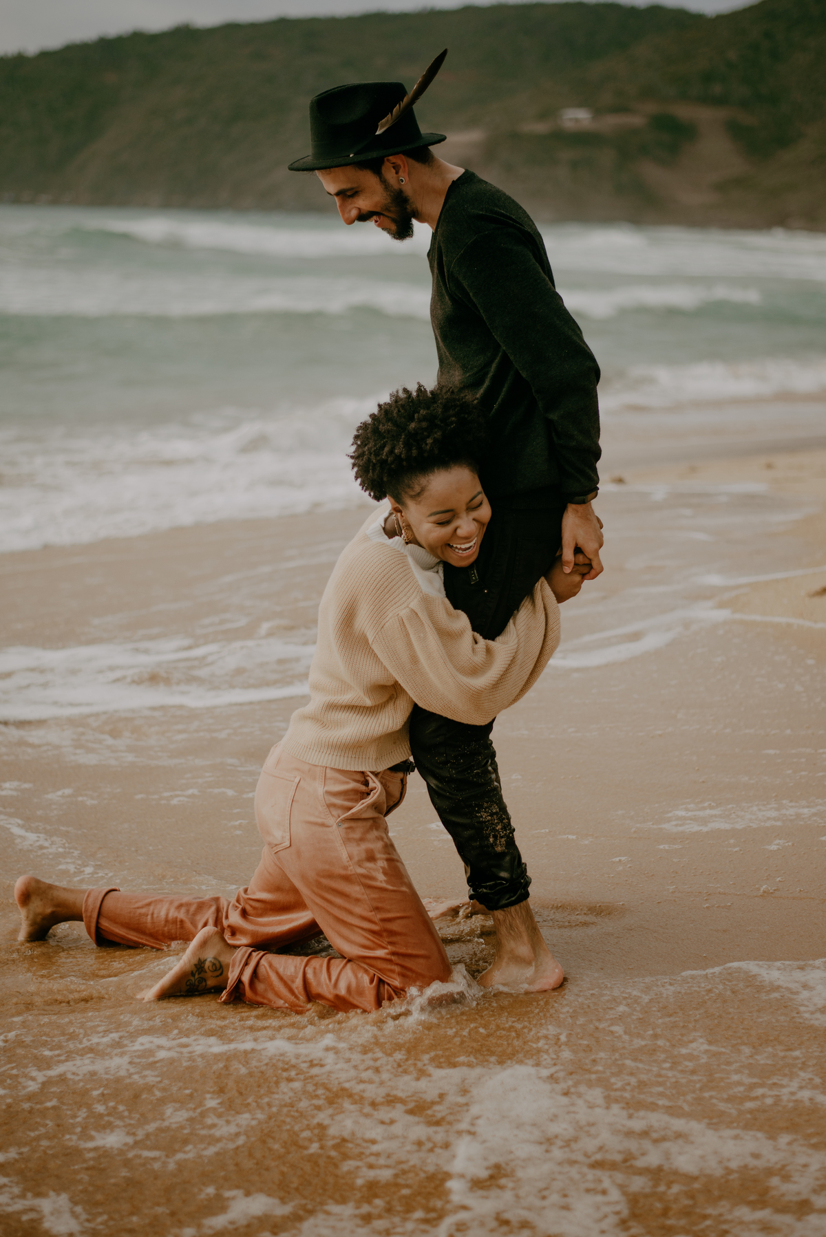 mulher-levando-caldo