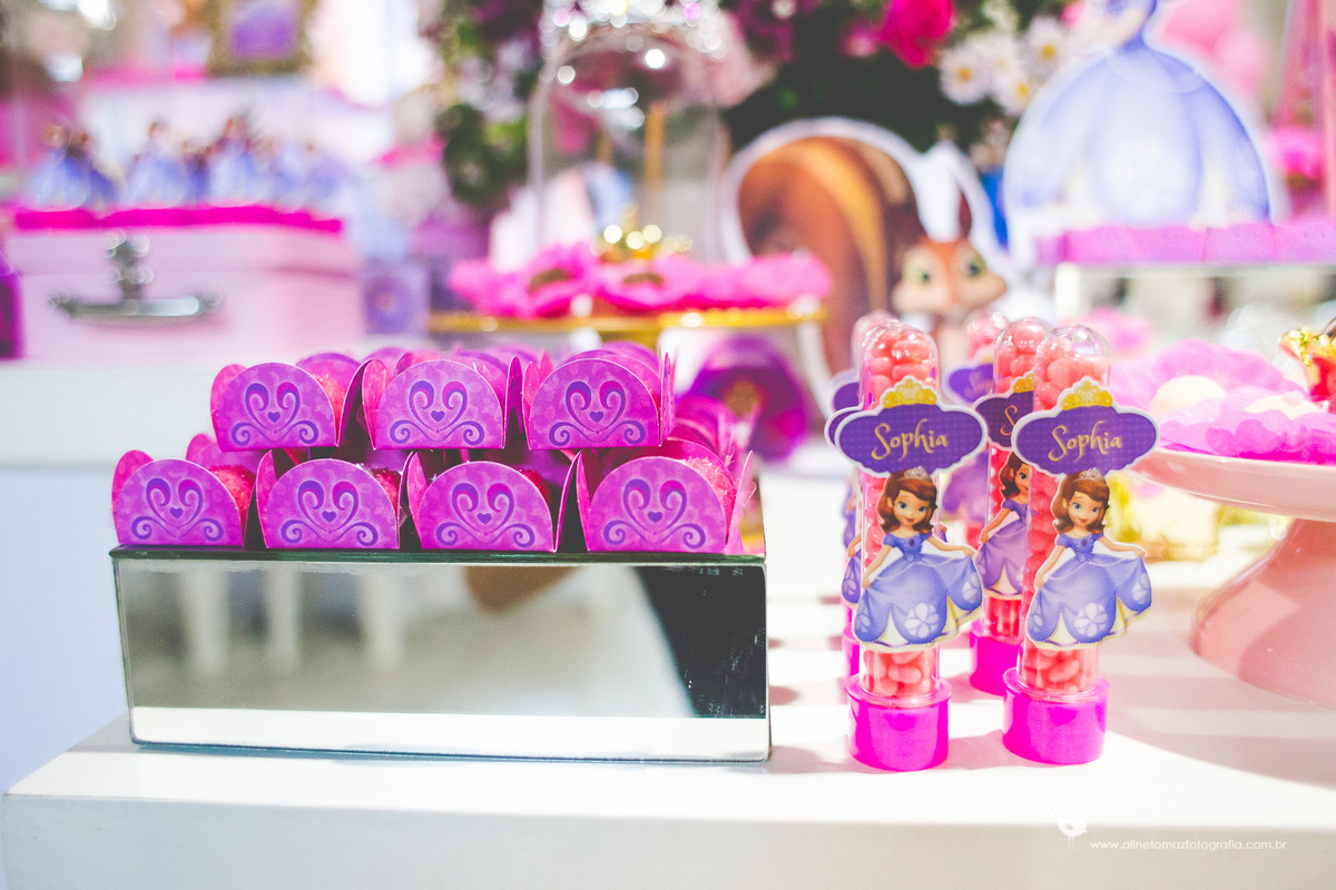 Making Off da criança, Aniversário Infantil, Be Happy, lavras - MG, Sophia 1 ano. Aline Tomaz Fotografia.