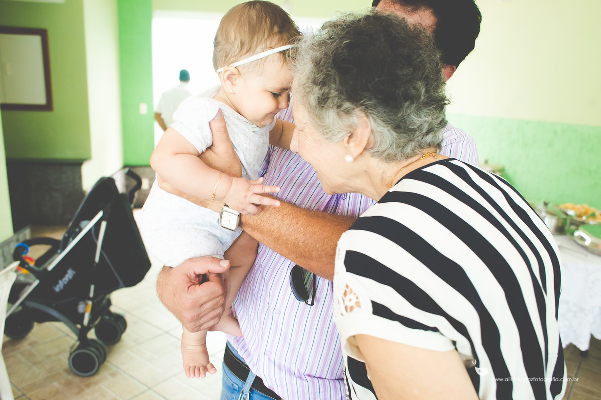 Batizado Helena, Matriz de Santana, Lavras - MG Aline Tomaz Fotografia.