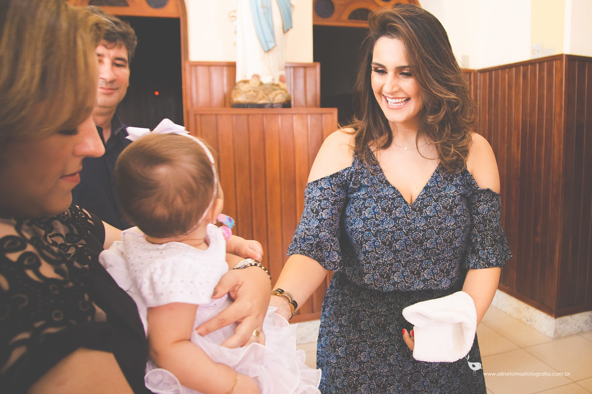 Batizado Helena, Matriz de Santana, Lavras - MG Aline Tomaz Fotografia.