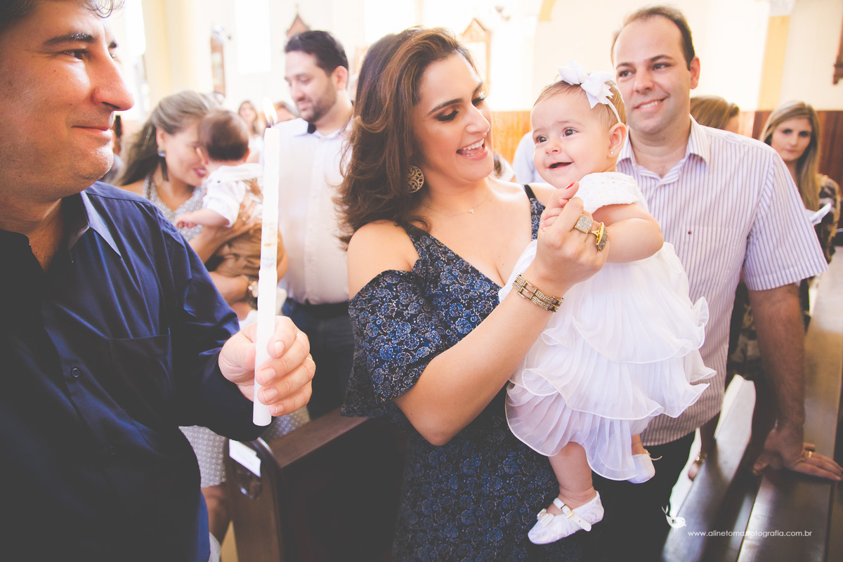 Batizado Helena, Matriz de Santana, Lavras - MG Aline Tomaz Fotografia.