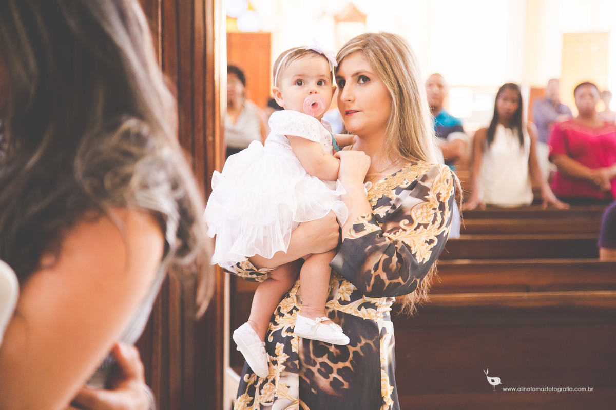 Batizado Helena, Matriz de Santana, Lavras - MG Aline Tomaz Fotografia.