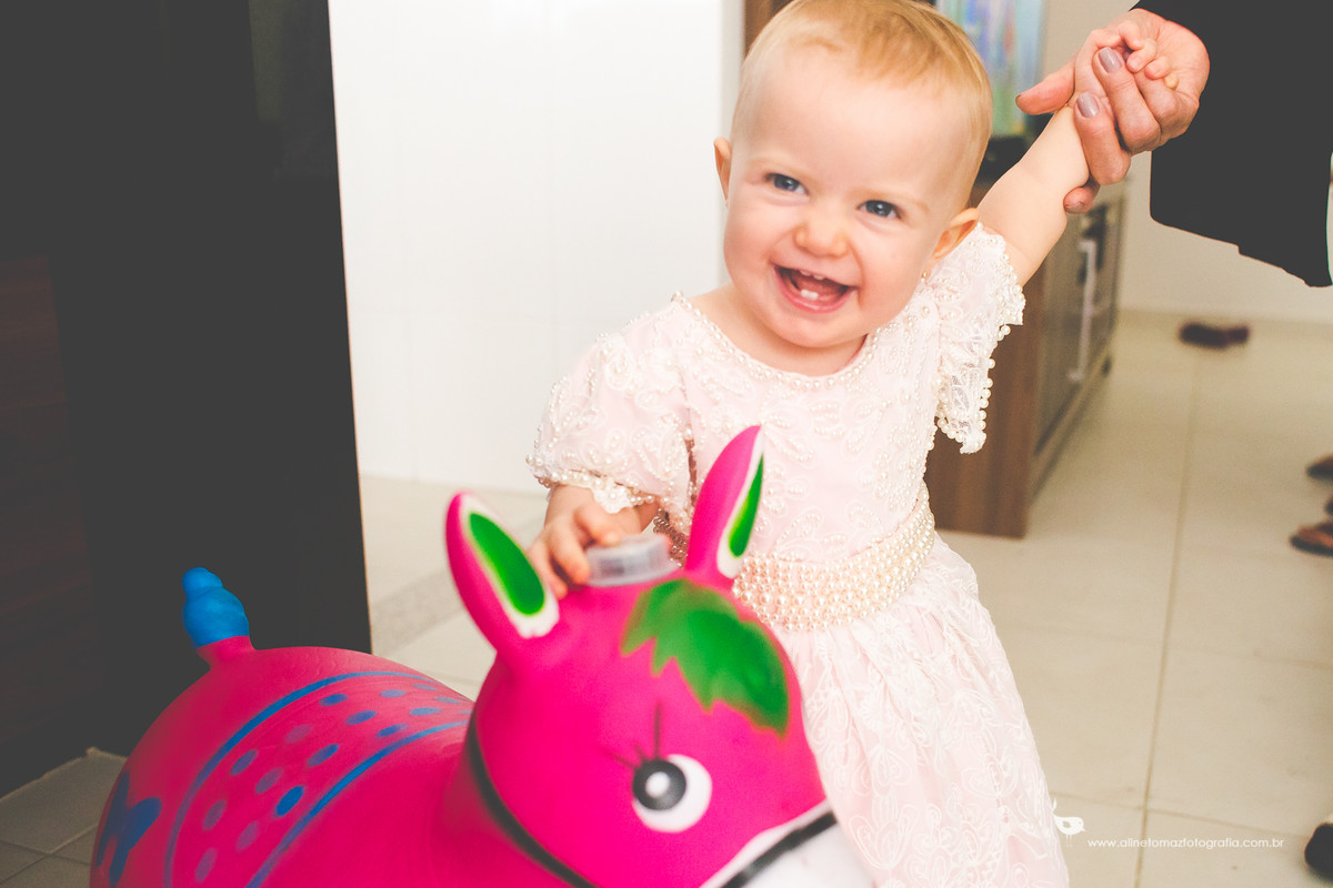 Making Off da criança, Aniversário infantil Be Happy. Lavras - MG, Beatriz 1 ano Aline Tomaz Fotografia.