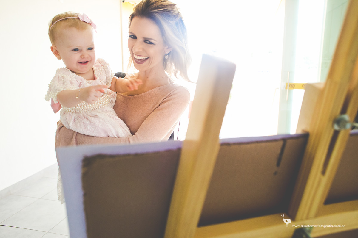 Making Off da criança, Aniversário infantil Be Happy. Lavras - MG.Beatriz 1 ano Aline Tomaz Fotografia.