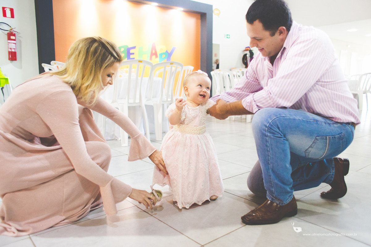 Making Off da criança, Aniversário infantil Be Happy. Lavras - MG.Beatriz 1 ano Aline Tomaz Fotografia.