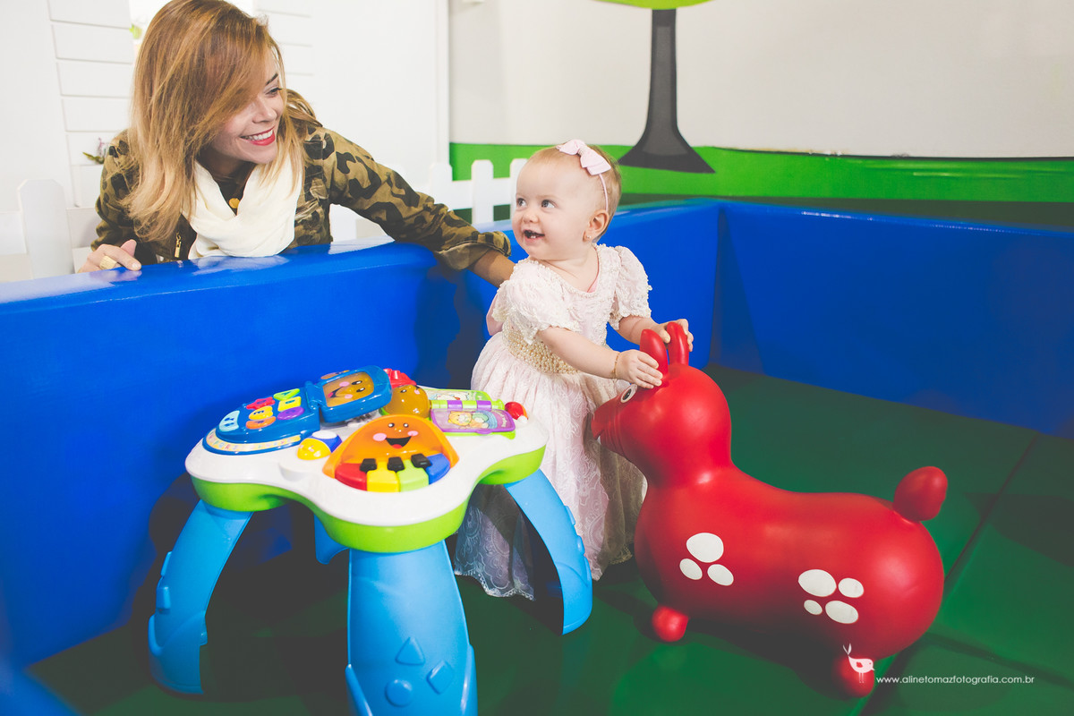 Making Off da criança, Aniversário infantil Be Happy. Lavras - MG.Beatriz 1 ano Aline Tomaz Fotografia.