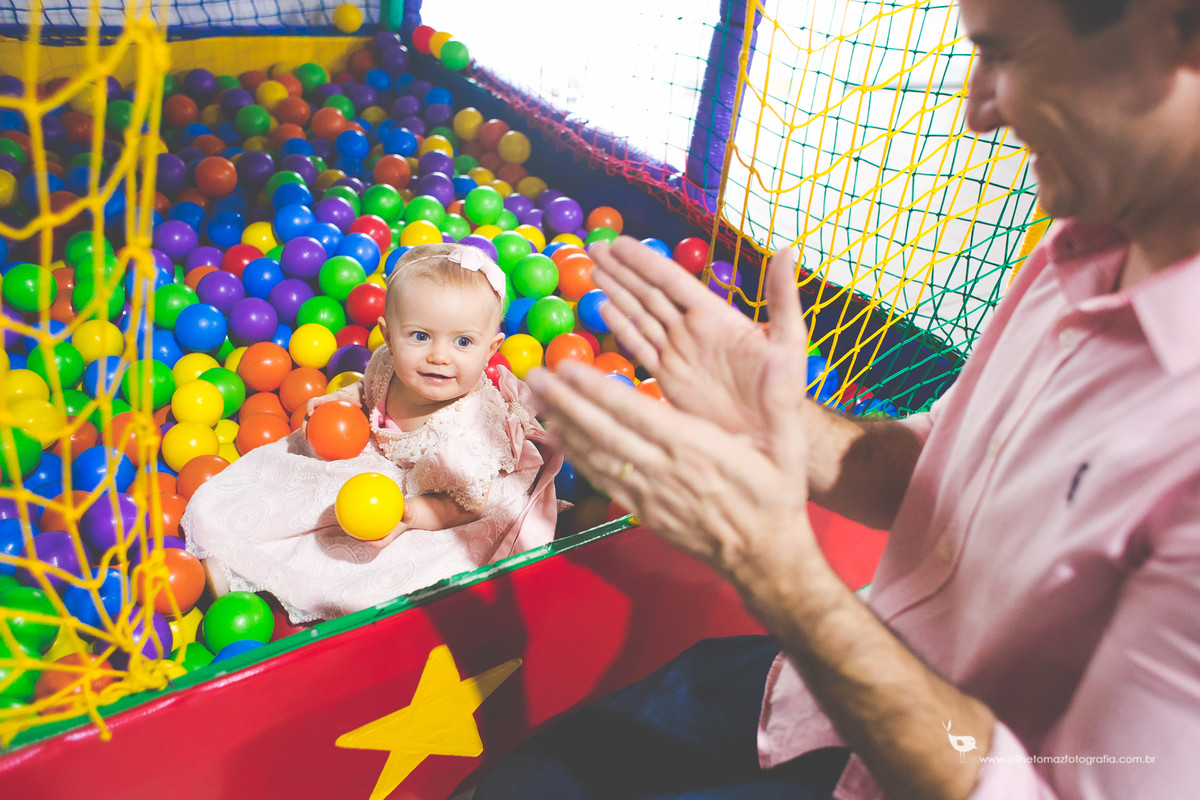 Making Off da criança, Aniversário infantil Be Happy. Lavras - MG.Beatriz 1 ano Aline Tomaz Fotografia.