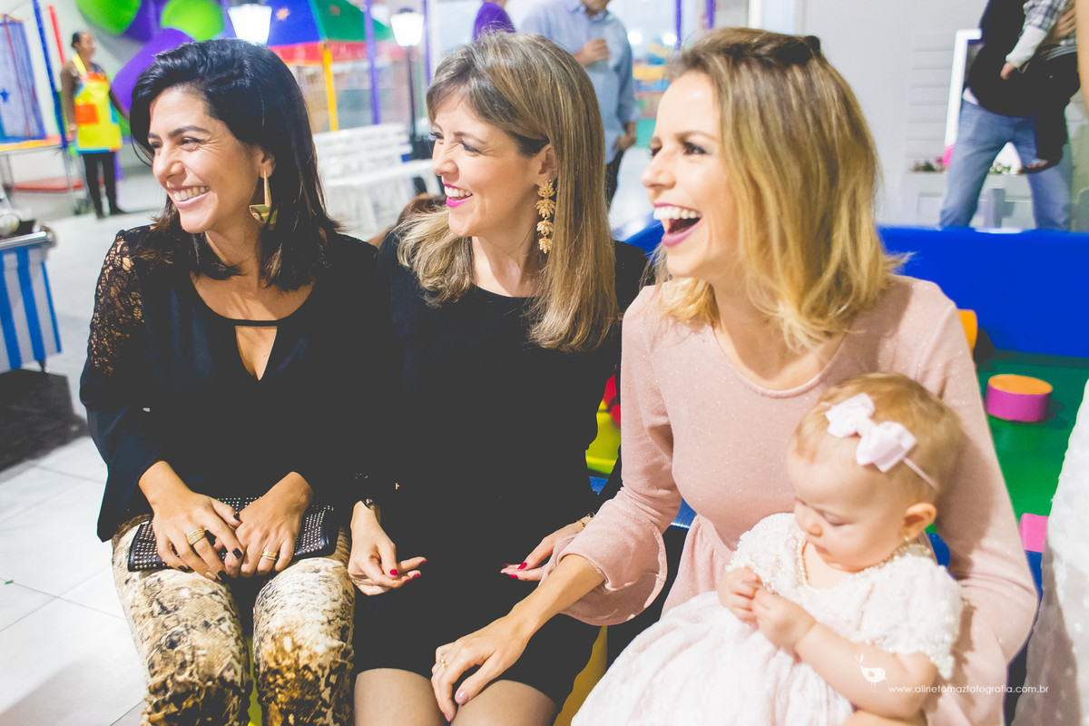 Making Off da criança, Aniversário infantil Be Happy. Lavras - MG.Beatriz 1 ano Aline Tomaz Fotografia.