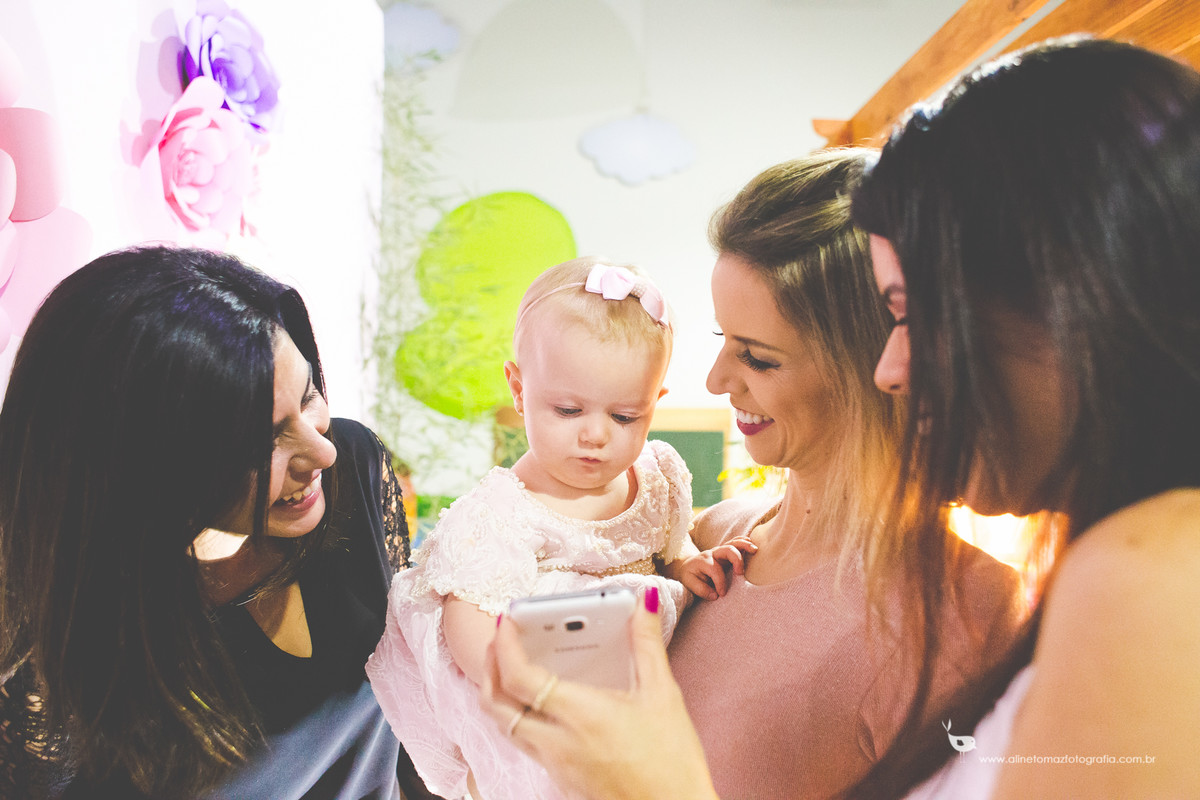 Making Off da criança, Aniversário infantil Be Happy. Lavras - MG.Beatriz 1 ano Aline Tomaz Fotografia.