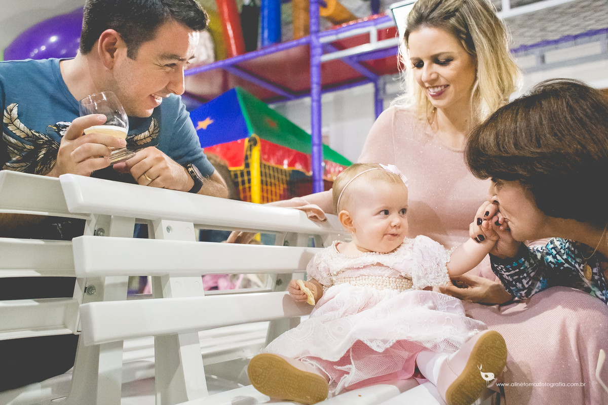 Making Off da criança, Aniversário infantil Be Happy. Lavras - MG.Beatriz 1 ano Aline Tomaz Fotografia.