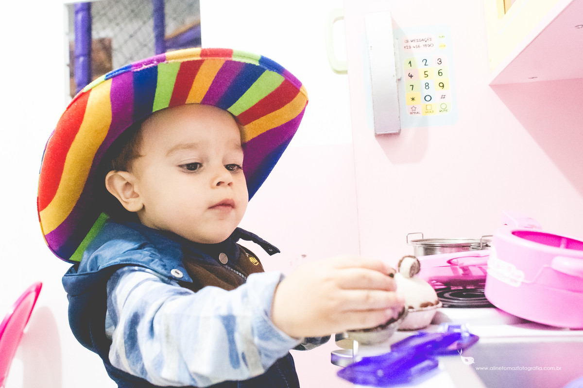 Making Off da criança, Aniversário infantil Be Happy. Lavras - MG.Beatriz 1 ano Aline Tomaz Fotografia.