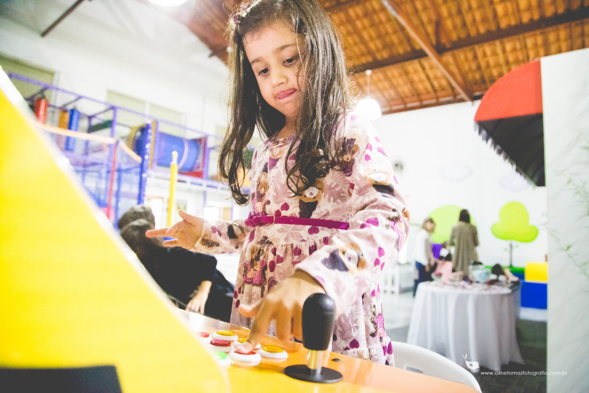 Making Off da criança, Aniversário infantil Be Happy. Lavras - MG.Beatriz 1 ano Aline Tomaz Fotografia.