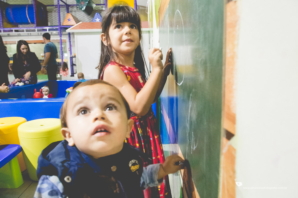 Making Off da criança, Aniversário infantil Be Happy. Lavras - MG.Beatriz 1 ano Aline Tomaz Fotografia.