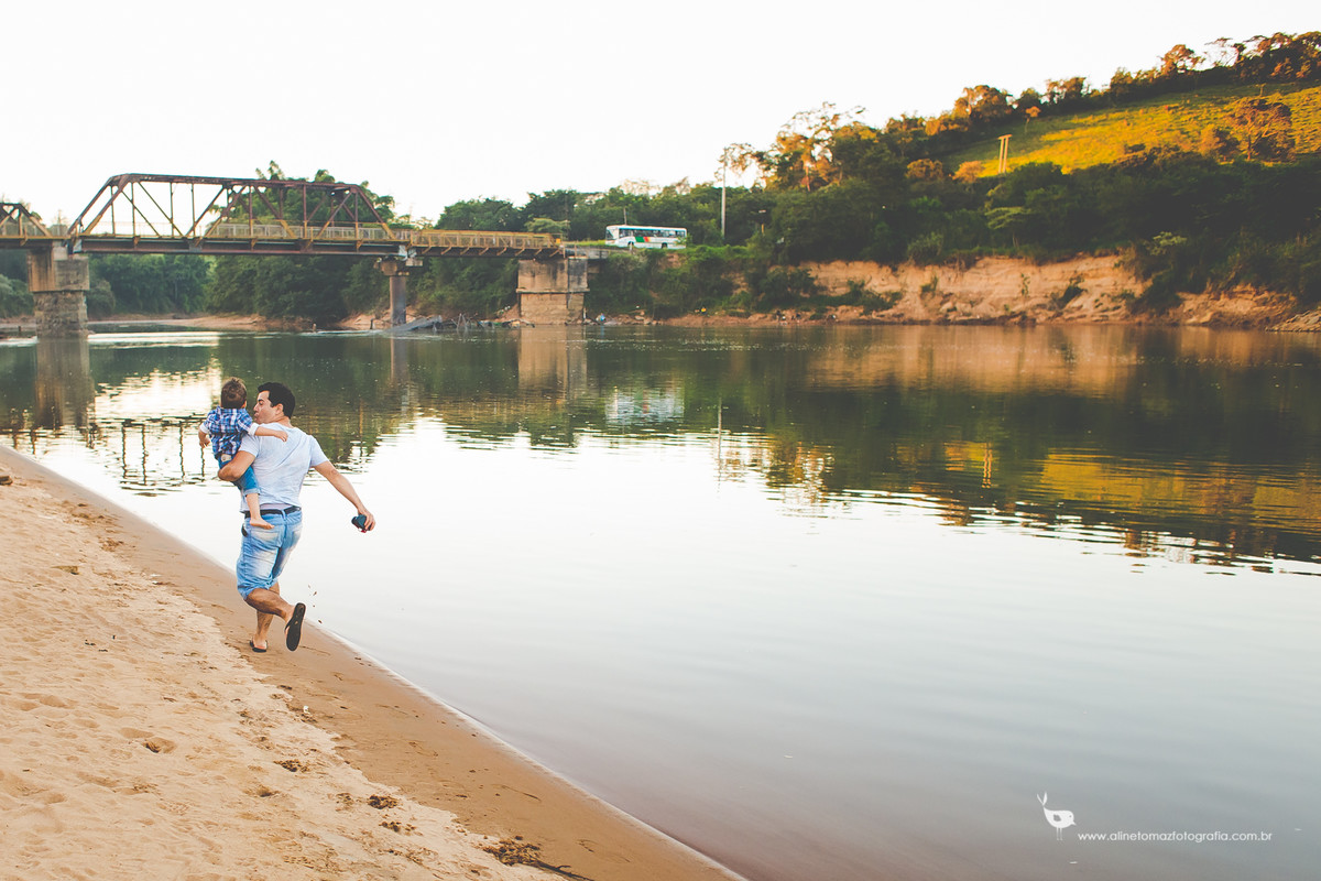 Marcelo Alves e Lidiane. Ensaio família. Ribeirão Vermelho - MG, Aline Tomaz Fotografia.