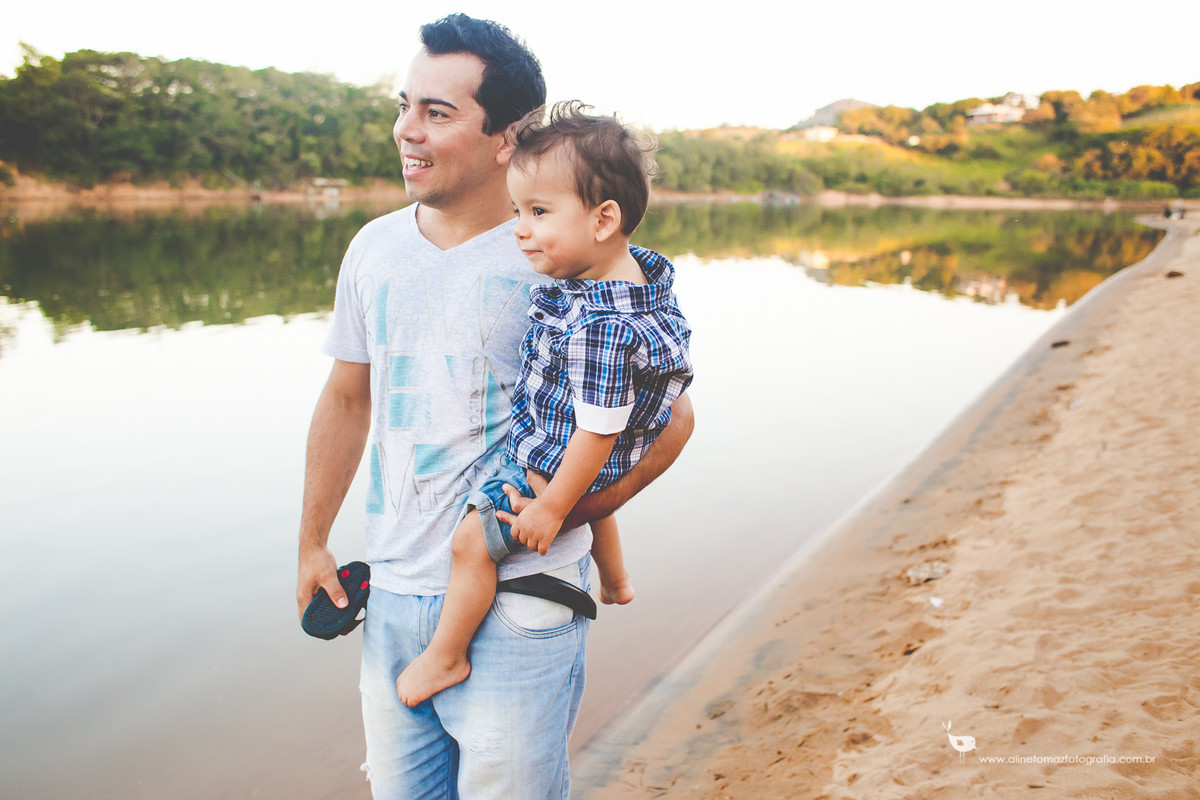Marcelo Alves e Lidiane. Ensaio família. Ribeirão Vermelho - MG, Aline Tomaz Fotografia.