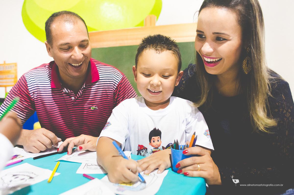 Making Off da criança. Aniversário infantil.Be Happy.Lavras MG, Aline Tomaz Fotografia