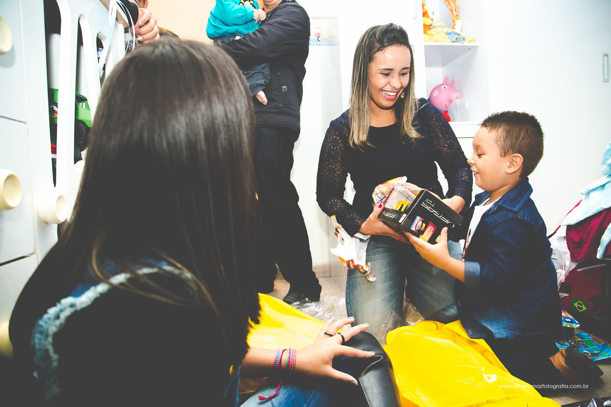 Making Off da criança. Aniversário infantil.Be Happy.Lavras MG, Aline Tomaz Fotografia