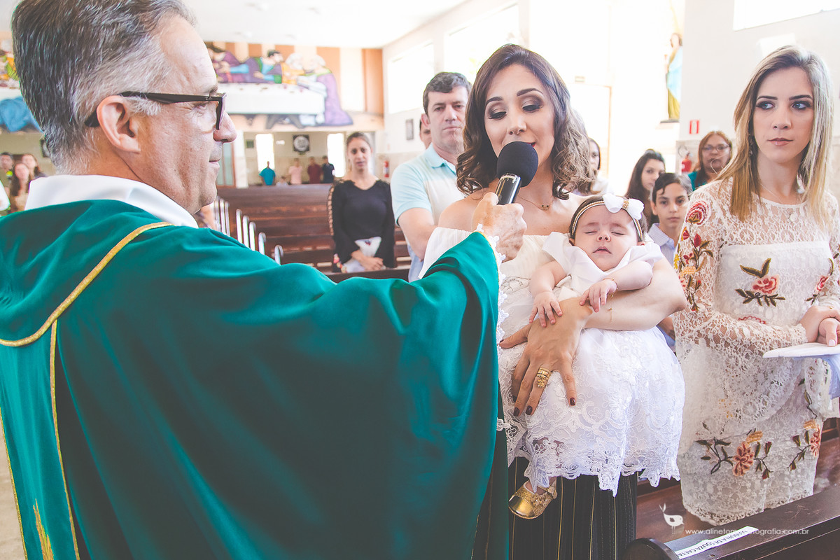 Batizado - Igreja São Sebastião - Lavras MG - Aline Tomaz Fotografia - fotógrafa de famílias