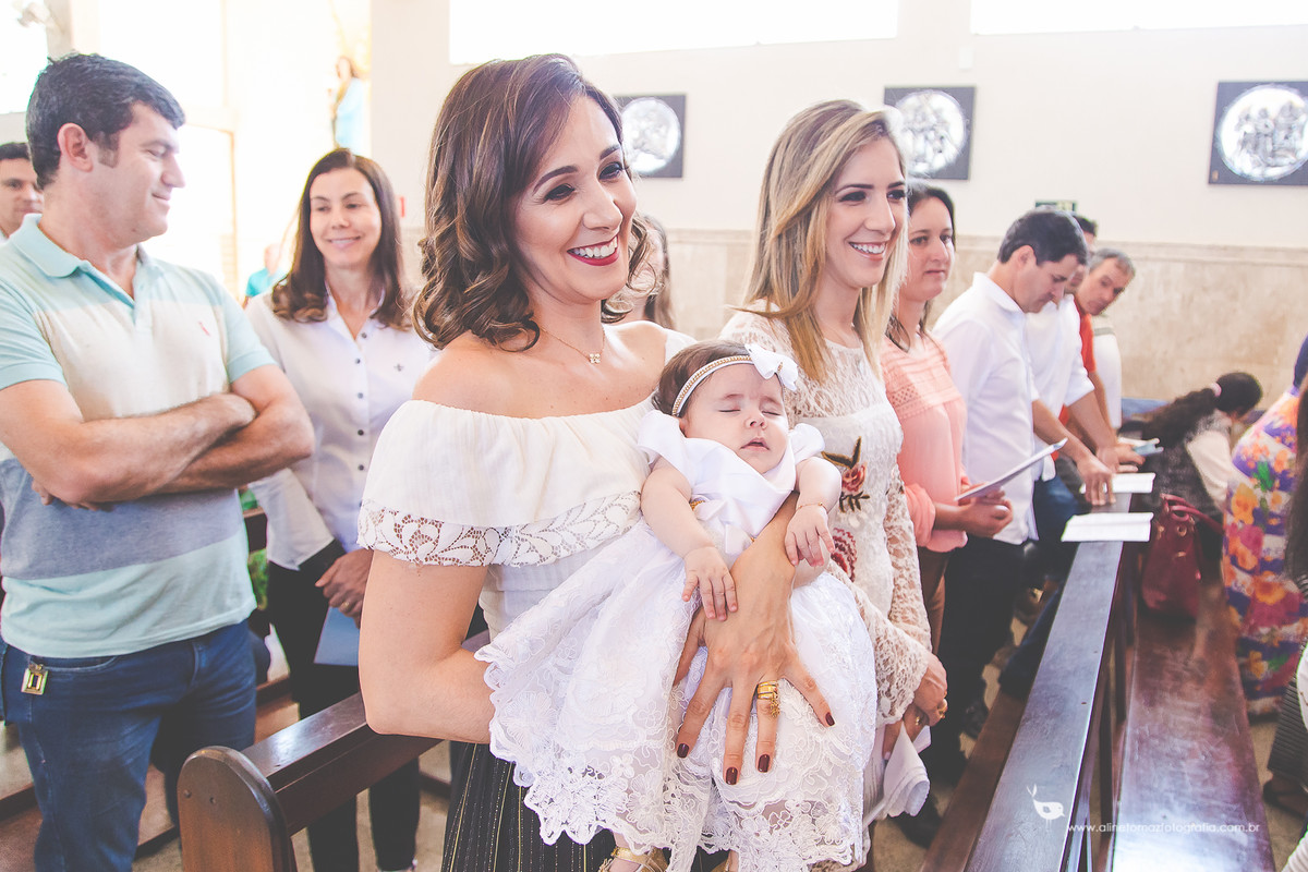 Batizado - Igreja São Sebastião - Lavras MG - Aline Tomaz Fotografia - fotógrafa de famílias