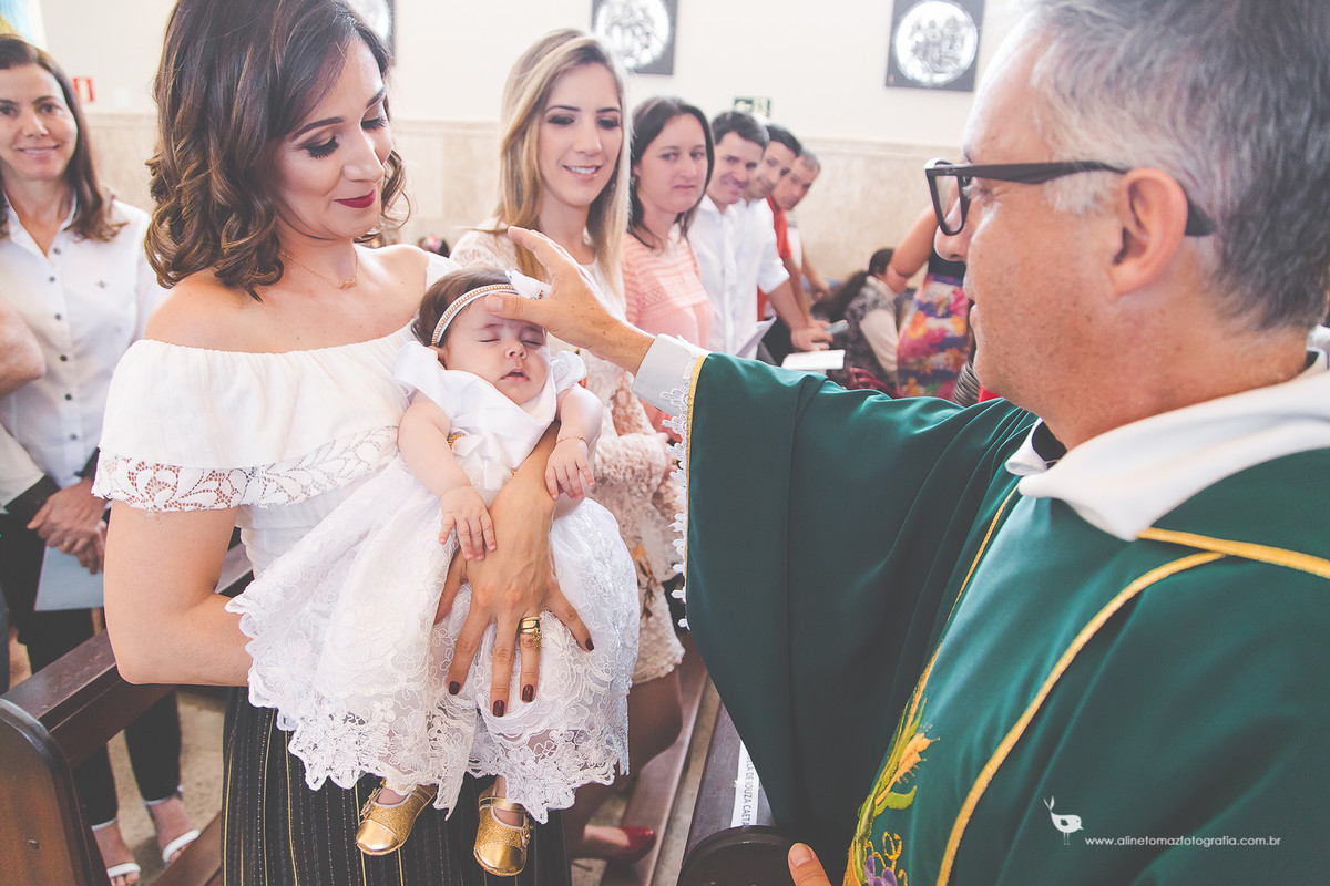 Batizado - Igreja São Sebastião - Lavras MG - Aline Tomaz Fotografia - fotógrafa de famílias