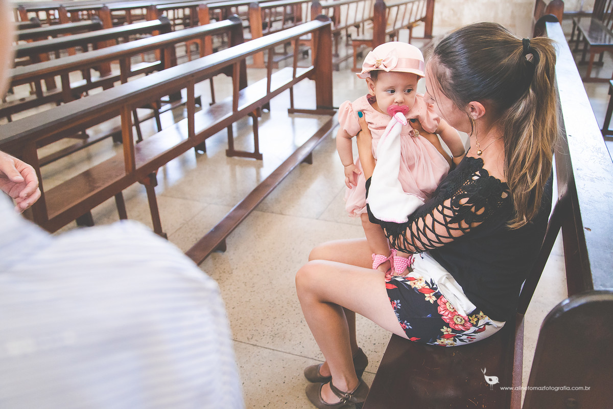 Batizado - Igreja São Sebastião - Lavras MG - Aline Tomaz Fotografia - fotógrafa de famílias