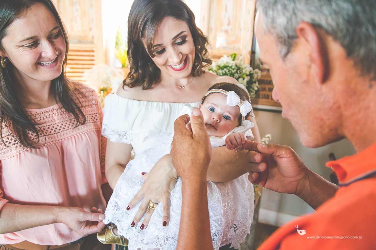 Batizado - Igreja São Sebastião - Lavras MG - Aline Tomaz Fotografia - fotógrafa de famílias