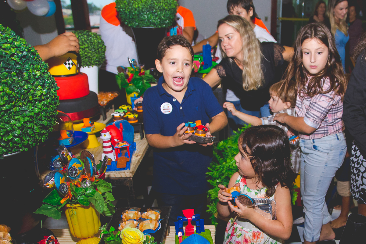 Aline Tomaz Fotografia, Lavras MG, Fotografia de familias, aniversario infantil, buffet, crianças, interativa recreação.