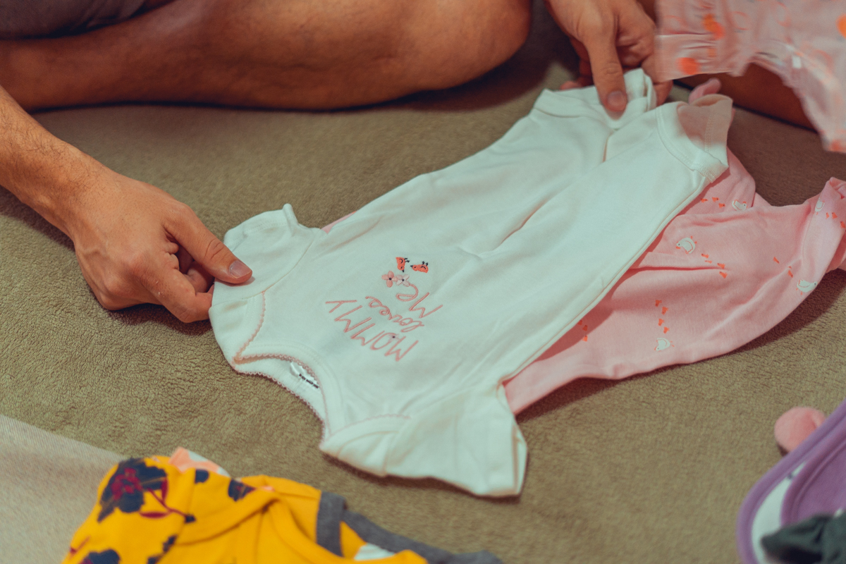 ensaio gestante lifestyle salvador senhoritas fotografia fotografa fotografo gravida em casa documental espontaneo enxoval