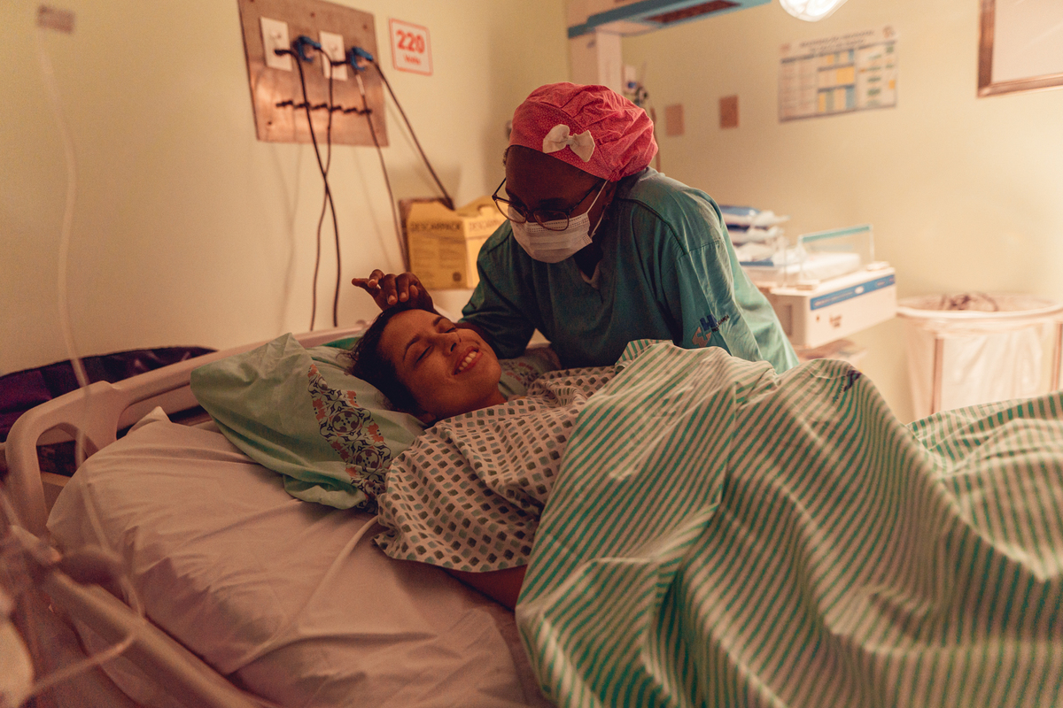 iluminare obstare parto normal hospital aliança natural humanizado adriana monteiro rodrigo lemos salvador doula nascimento senhoritas fotografia foto fotografa 
