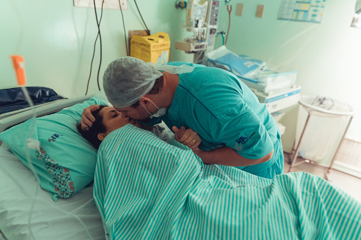 iluminare obstare parto normal hospital aliança natural humanizado adriana monteiro rodrigo lemos salvador doula nascimento senhoritas fotografia foto fotografa 