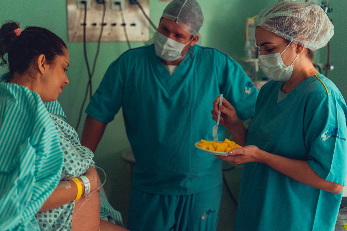 iluminare obstare parto normal hospital aliança natural humanizado adriana monteiro rodrigo lemos salvador doula nascimento senhoritas fotografia foto fotografa 