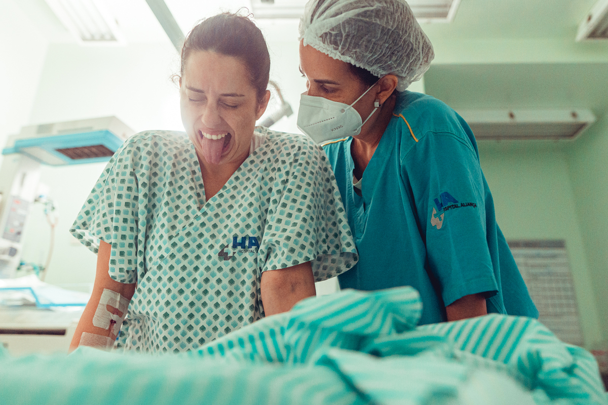 iluminare obstare parto normal hospital aliança natural humanizado adriana monteiro rodrigo lemos salvador doula nascimento senhoritas fotografia foto fotografa 