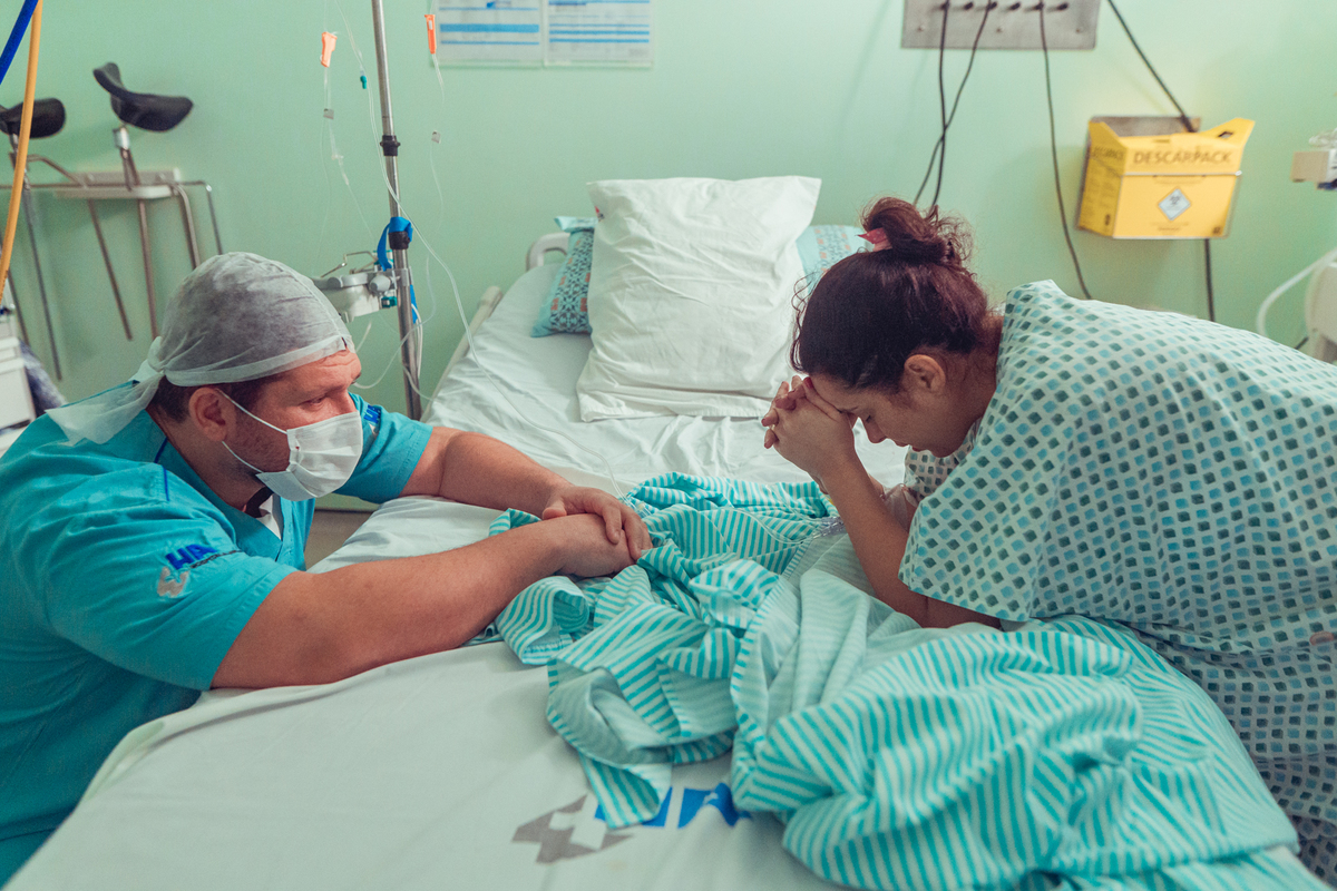 iluminare obstare parto normal hospital aliança natural humanizado adriana monteiro rodrigo lemos salvador doula nascimento senhoritas fotografia foto fotografa 